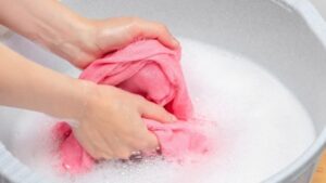 Giặt tay sản phẩm khi cần