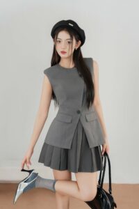 Áo kiểu cổ tròn sát nách dáng ôm