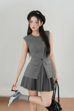 Áo kiểu cổ tròn sát nách dáng ôm