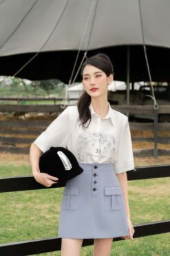 Dịu dàng với chân váy chữ A 2 túi ốp trước