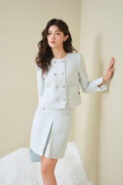 Thanh lịch với set kiểu 2 hàng cúc xanh